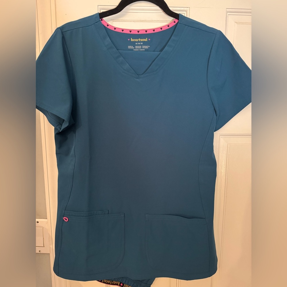Heartsoul Scrub Set. Top Size Small. Bottoms Size Medium TALL. As pictured.